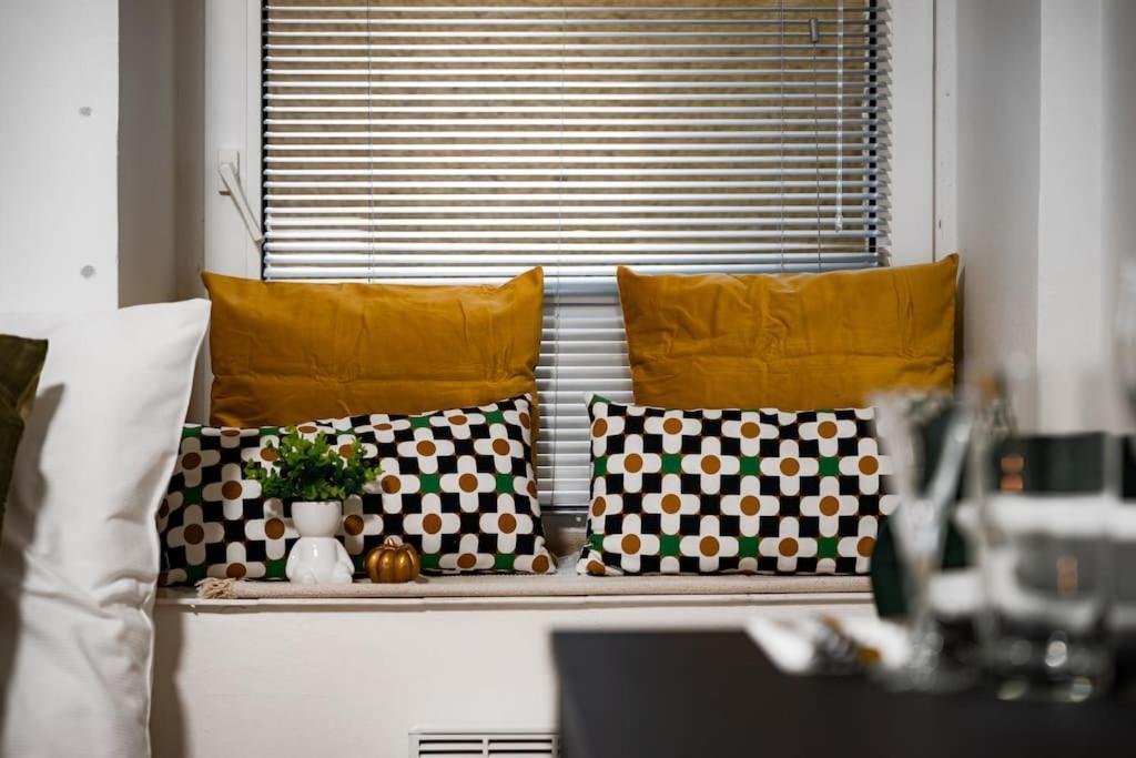 Secret Budget Studio Oasis Прага Экстерьер фото